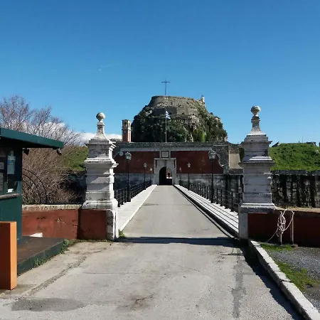 Cozy Near Historic Centre Apartman *